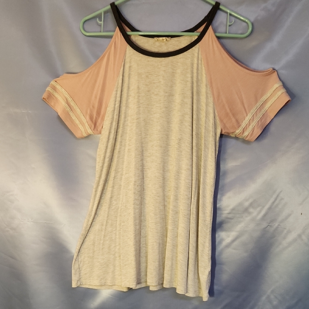 Hem & Thread Cold Shoulder Top - Pink and Gray Sz L